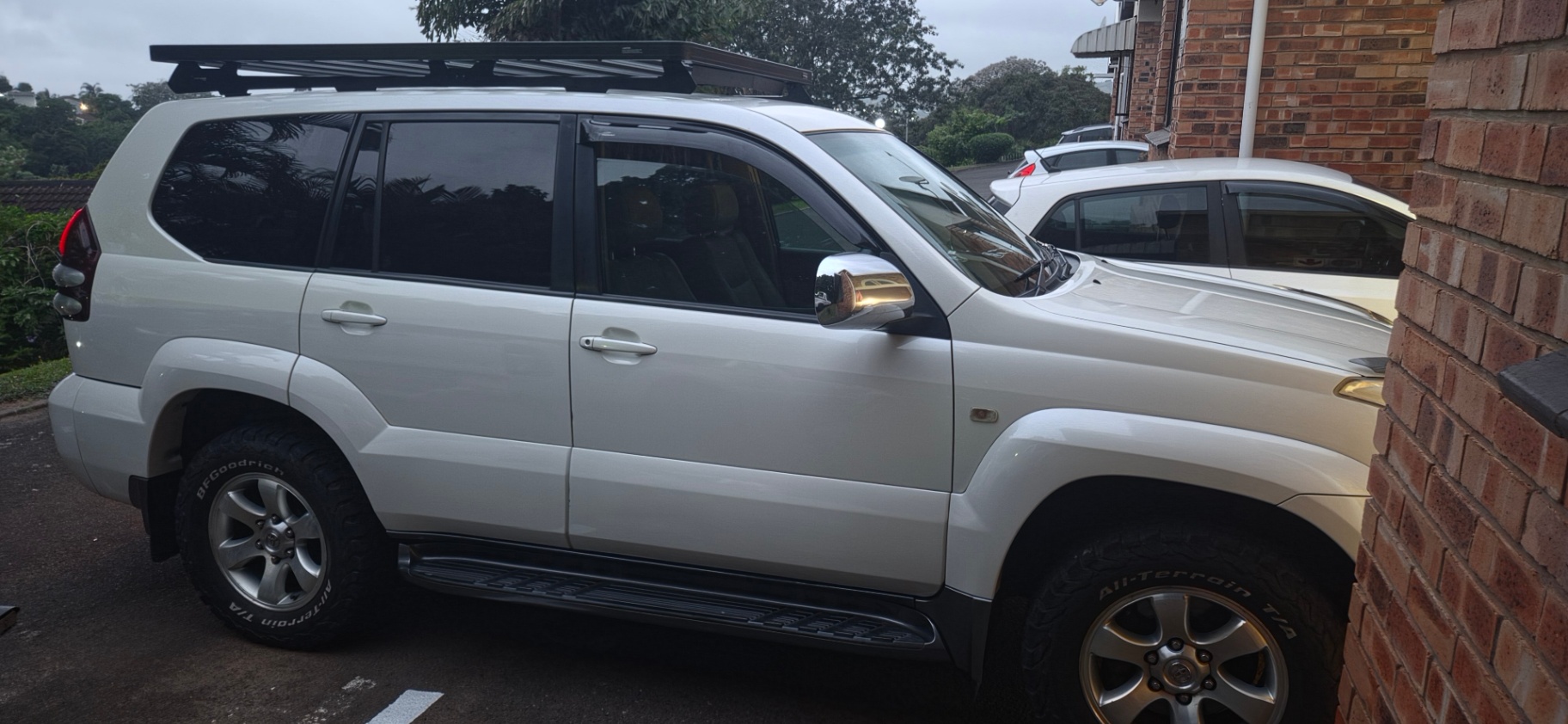 Installed new Front Runner roof Rack and dual battery system photo 3