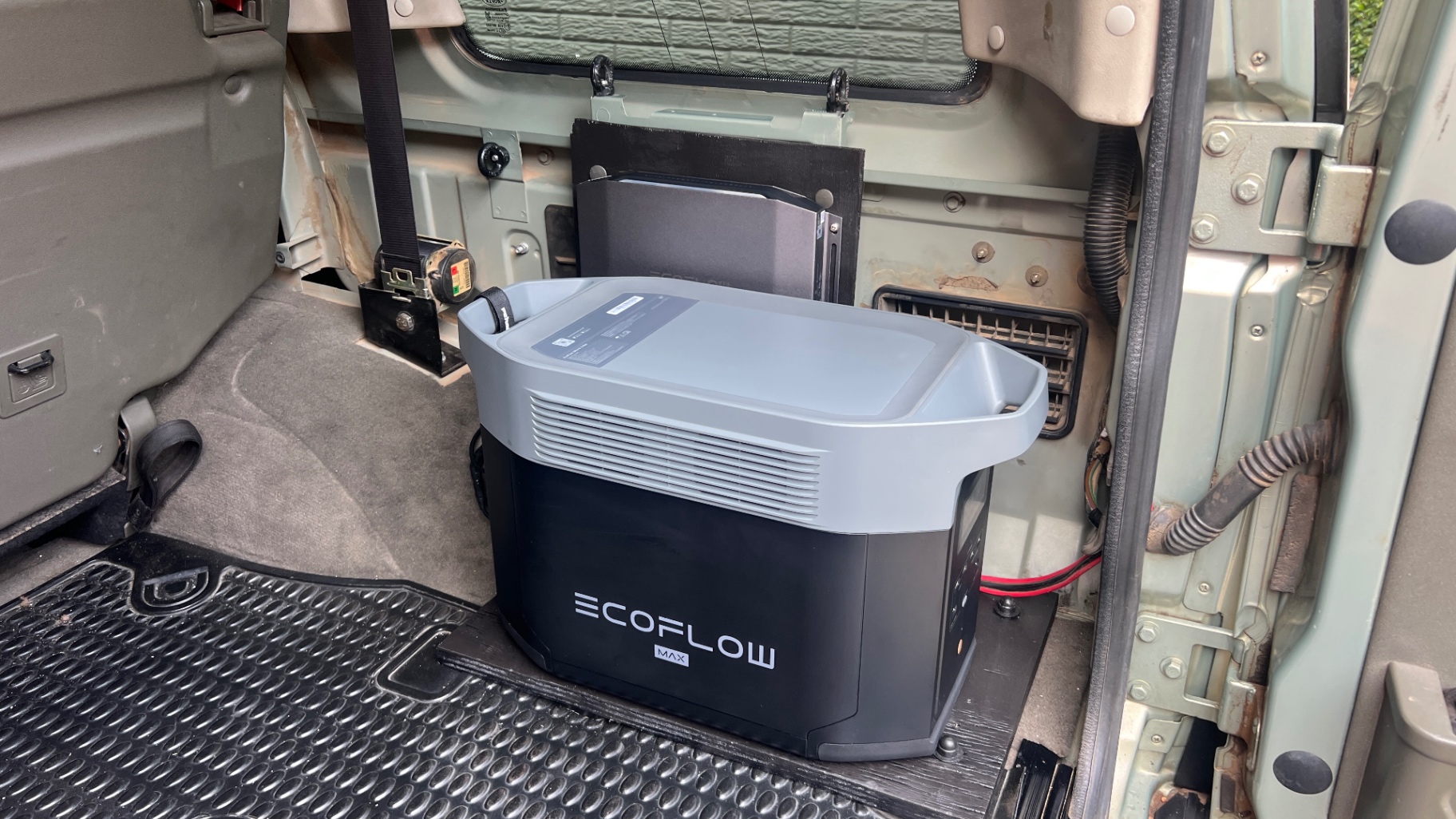 Ecoflow Alternator Charger and Battery Installation photo