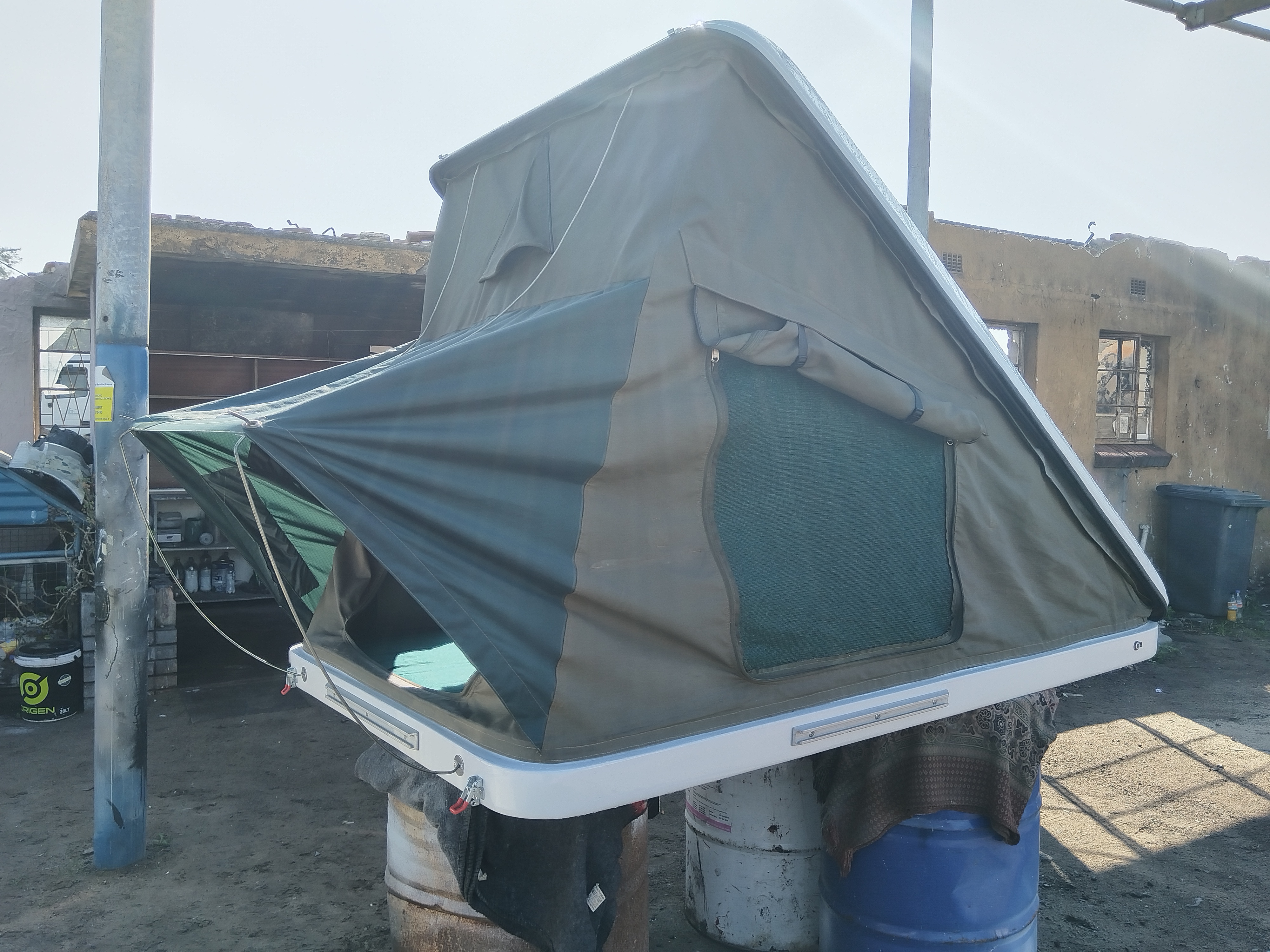 Rooftop tent