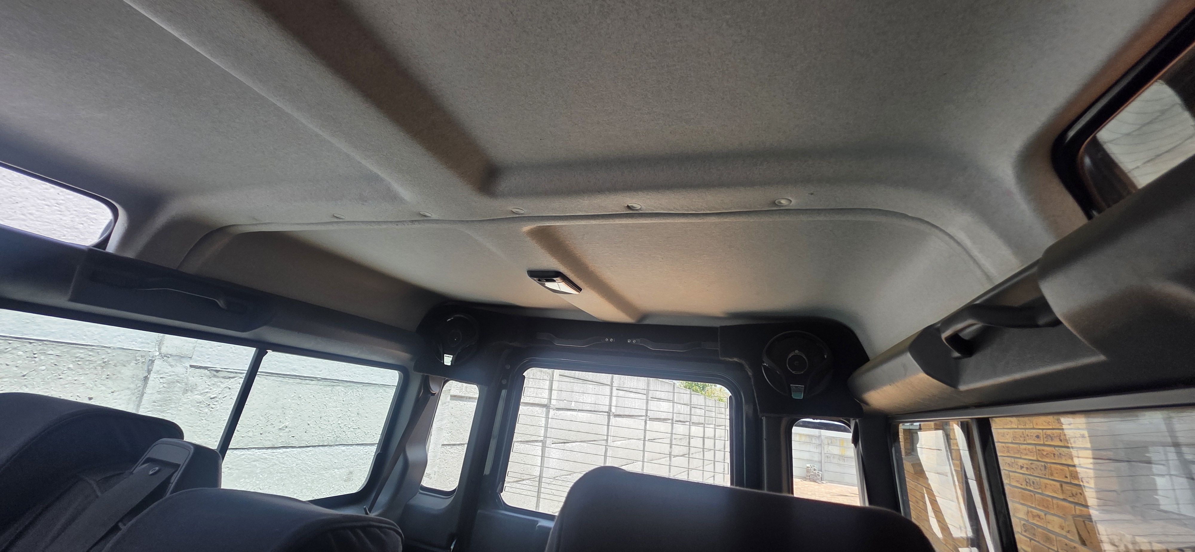 Land Rover Defender Puma