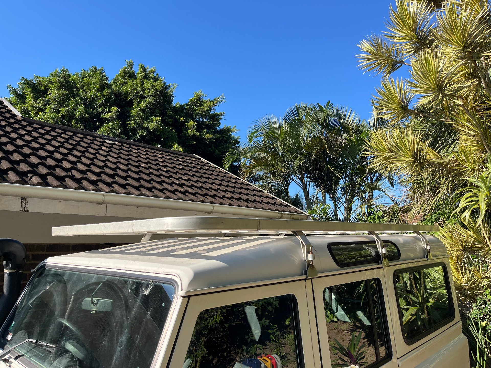 Aluminum roof rack for defender 110