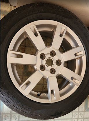 Land Rover Discovery 4 19 inch rim and two tyres