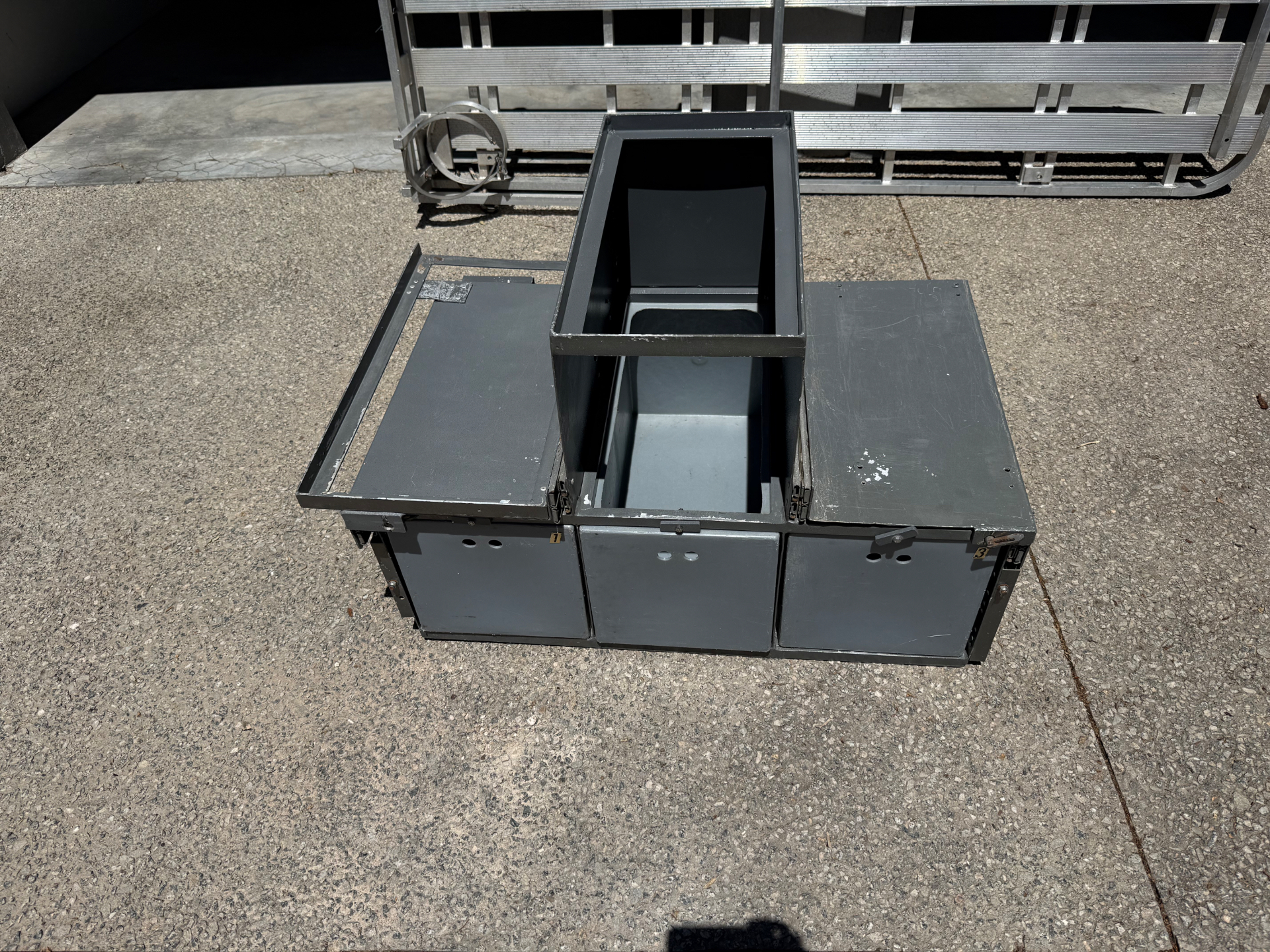 Roof-Top Platform + Heavy-Duty Drawer System