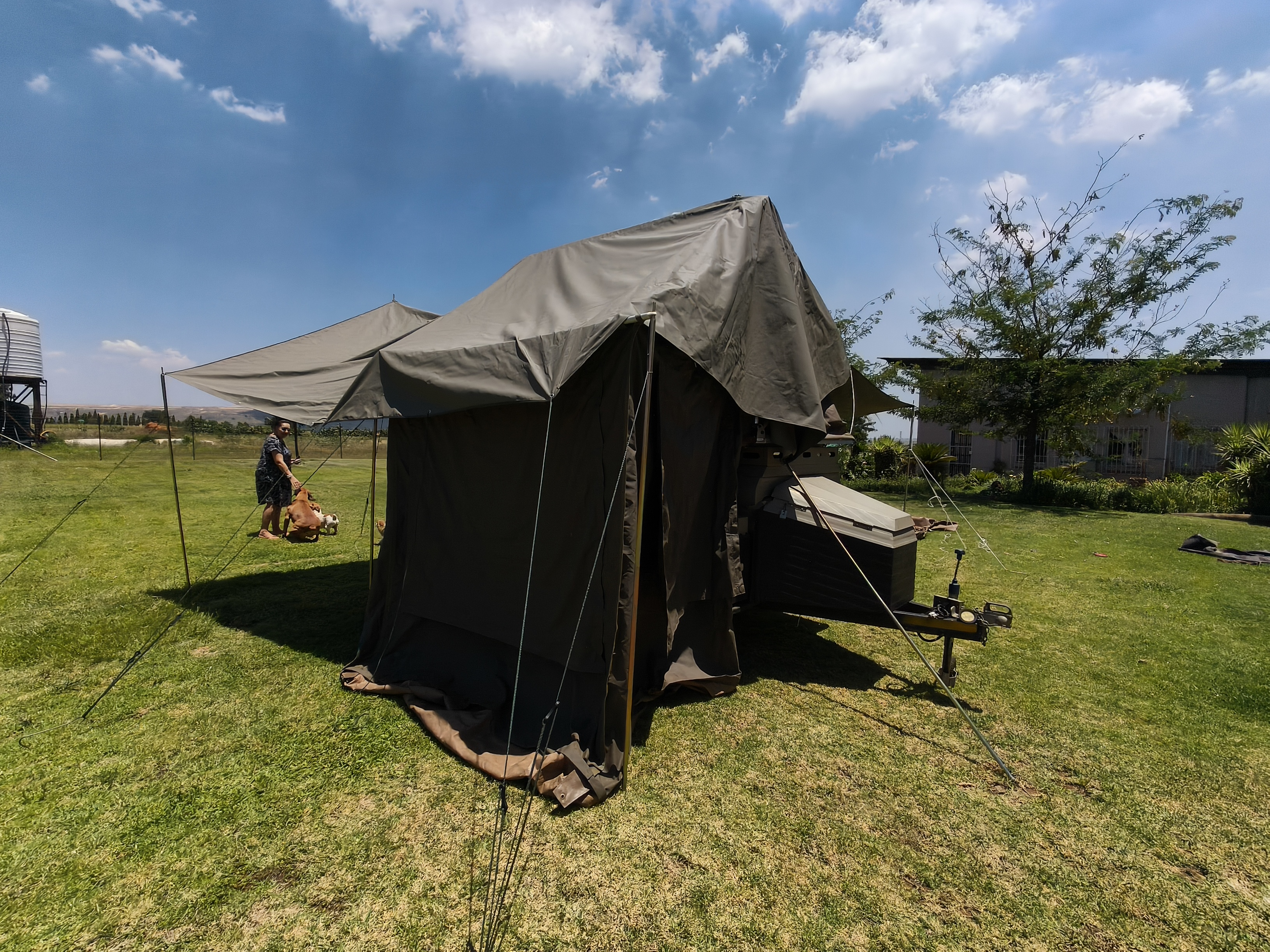 Rooftop camper trailer