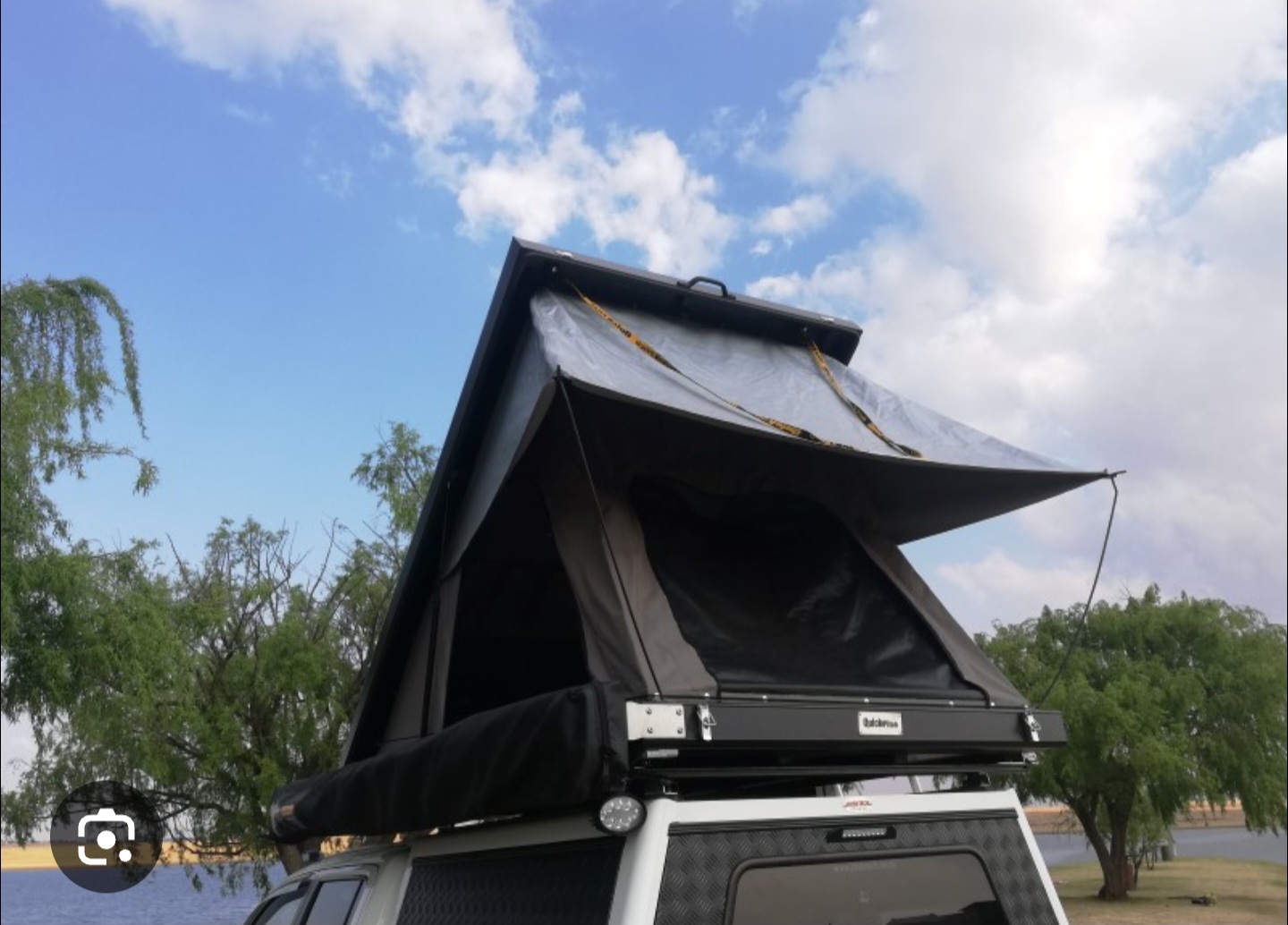 Never been used QuickPitch RTT rooftop tent