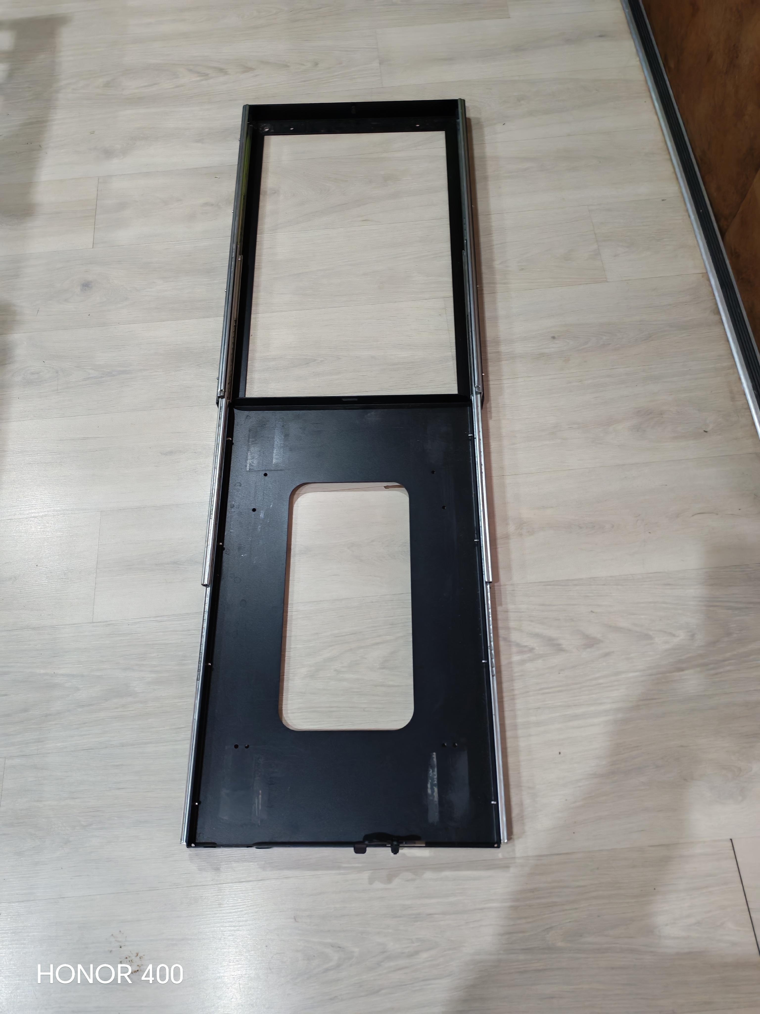 Frontrunner slider for 55-60l fridge - Image 1