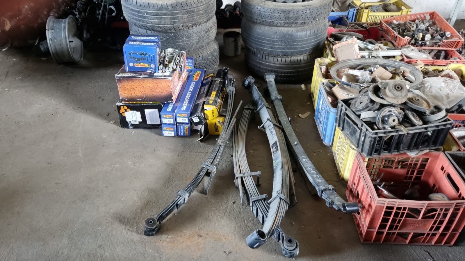 Original Hilux and 79 Series double cab suspension - Image 1