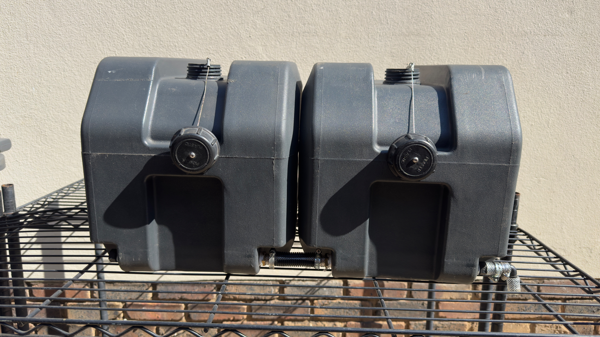 2 x Front Runner 45L water tanks - Image 1