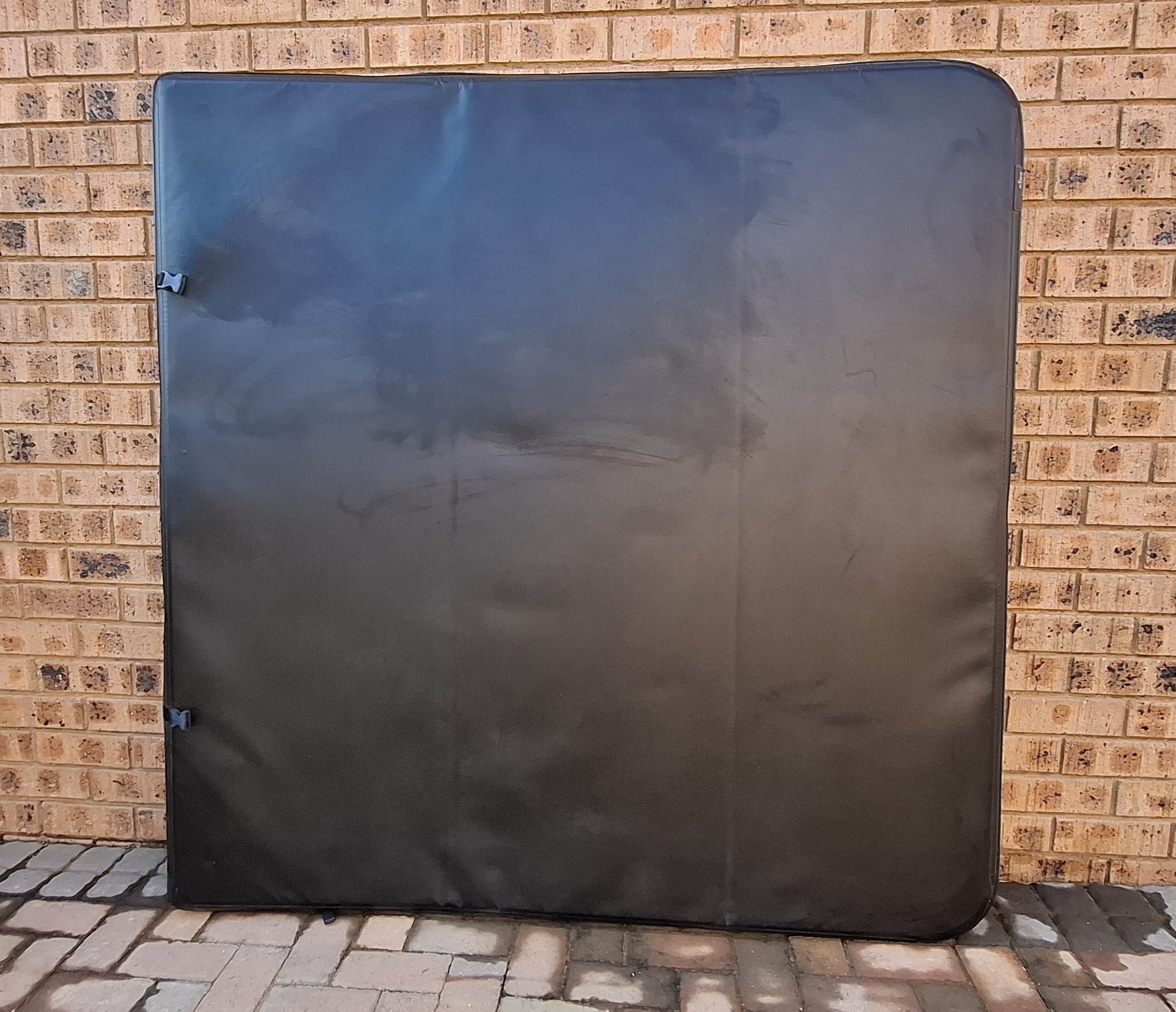Tonneau King Supreme Heavy Duty Tri-Fold Cover for Ford Ranger
