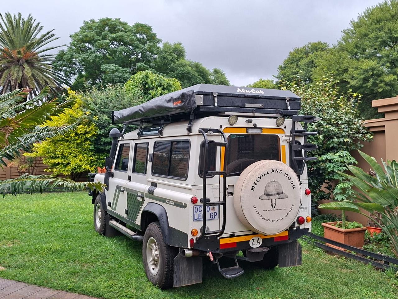Alu Cab Rooftop Tent with extras