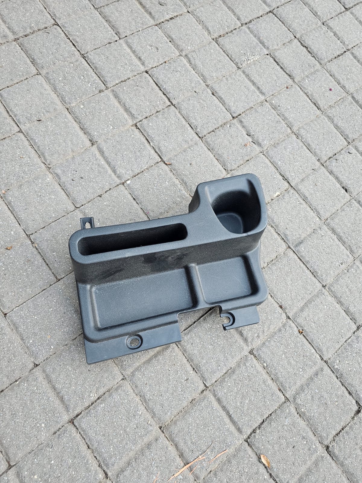 Landcruiser 76 centre console cupholder