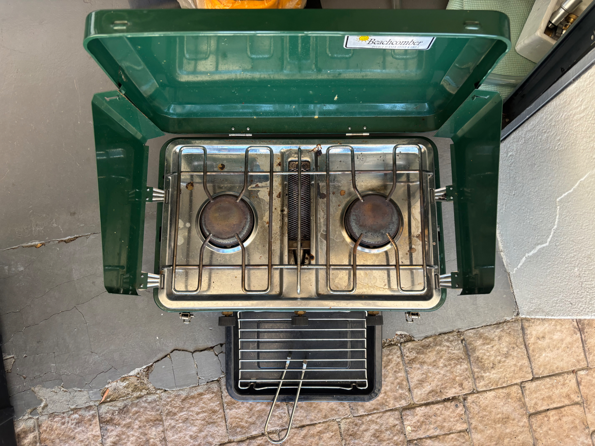 BEACHCOMBER 2 burner gas stove - Image 1