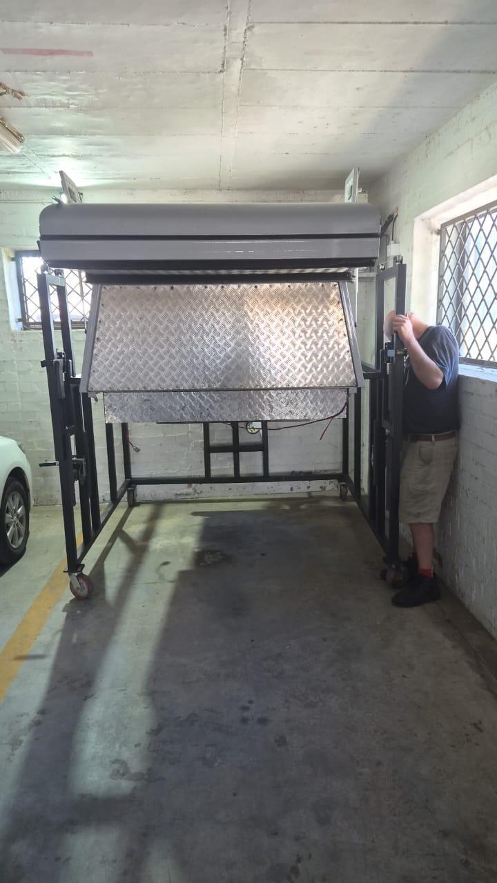 TENT CANOPY for a Hilux Extra Cab 2.8 GD6 4x4 Raider AT/MT (2018) and LIFTING SYSTEM - Price Negotiable - Image 1