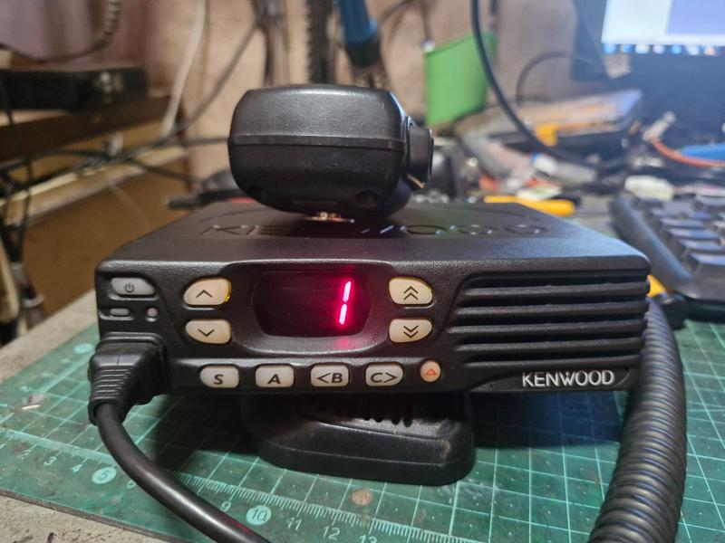 Kenwood VHF Orra radio