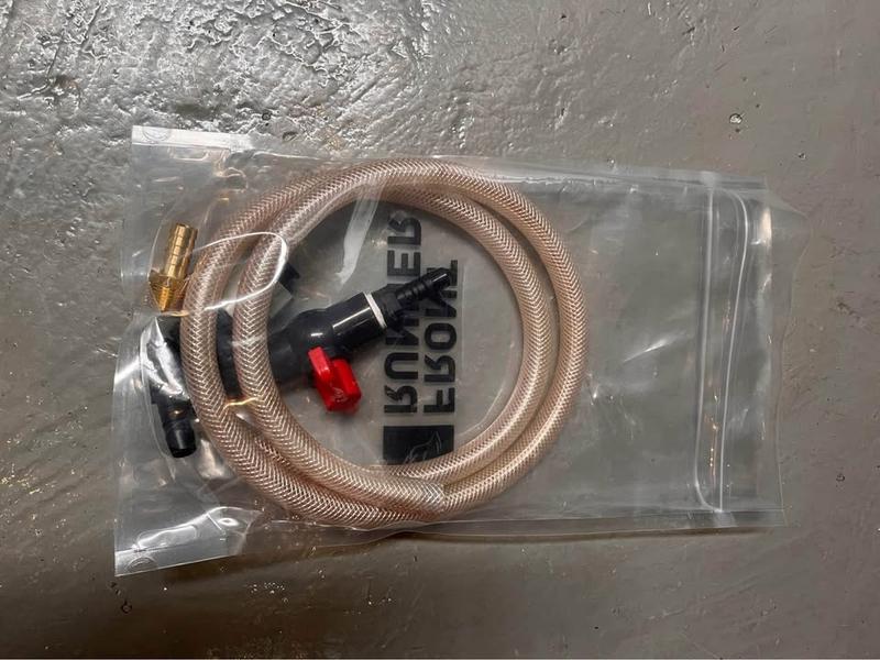 Frontrunner water tank + fittings - Image 2