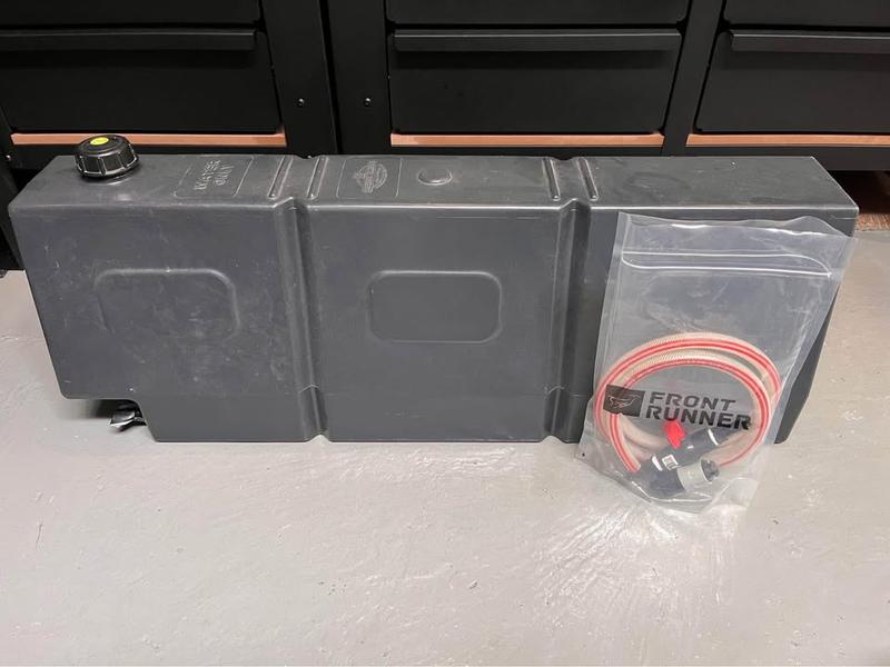 Frontrunner water tank + fittings - Image 3