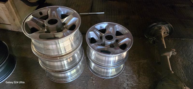Landcruiser Rims with wheelnuts - Image 4
