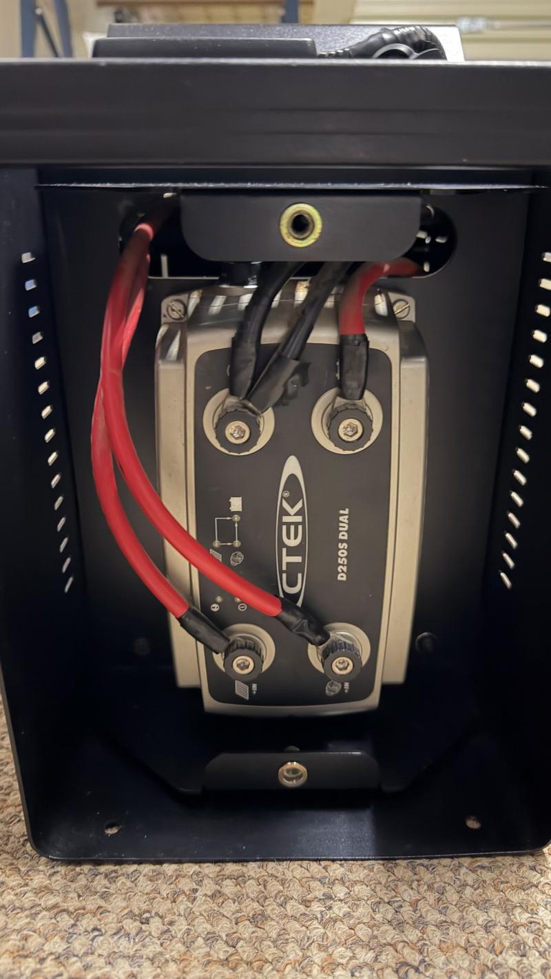 Frontrunner Battery Box with Ctek D250S Charger - Image 2