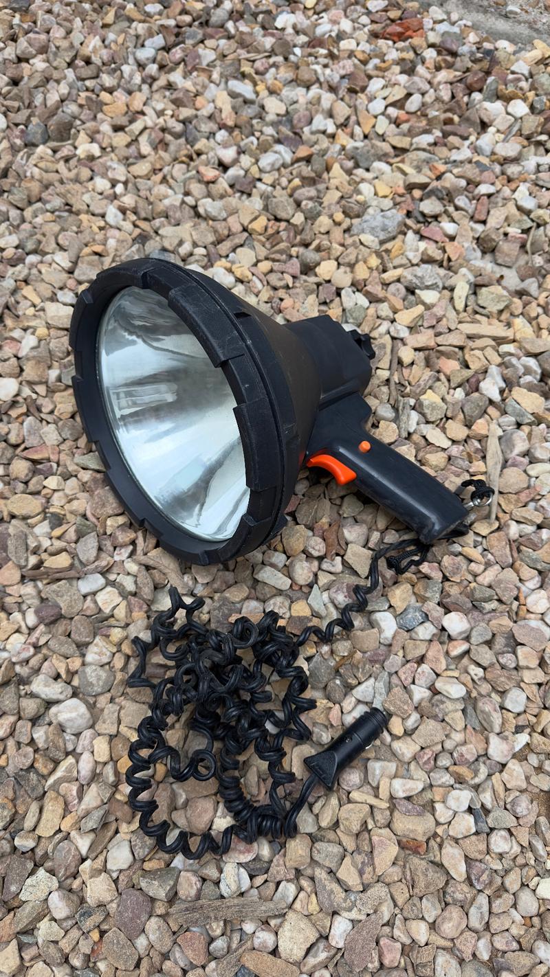 Coleman Handheld 12V Spotlight - Image 3
