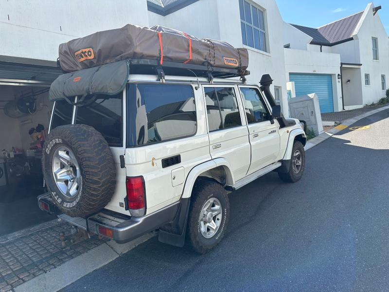 Tentco 2m 4 person rooftop tent with Bundu canopy - Image 2