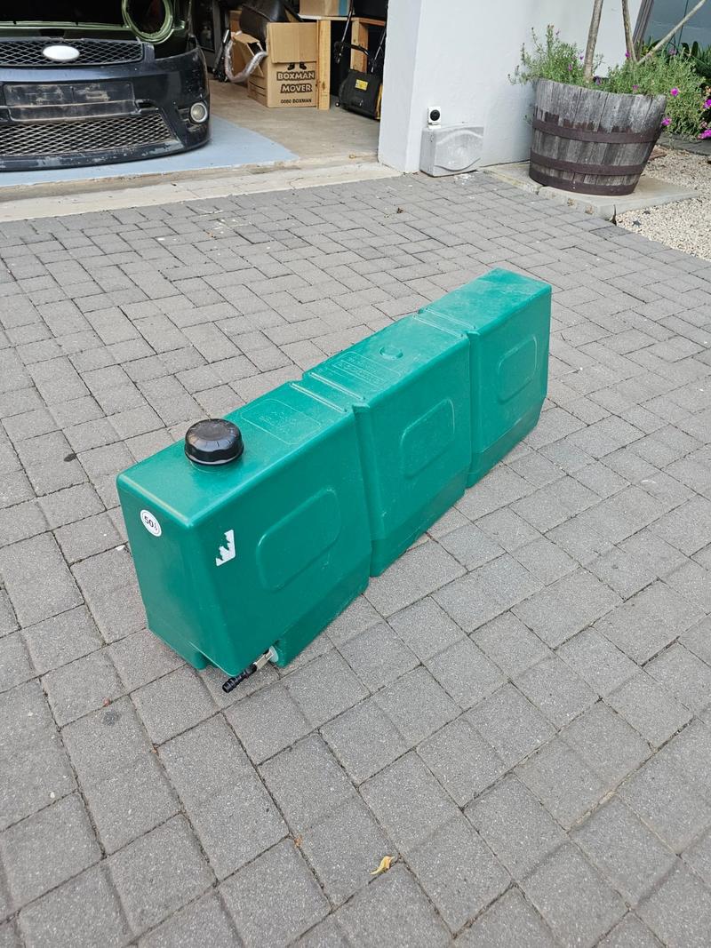 Water tank - Image 1