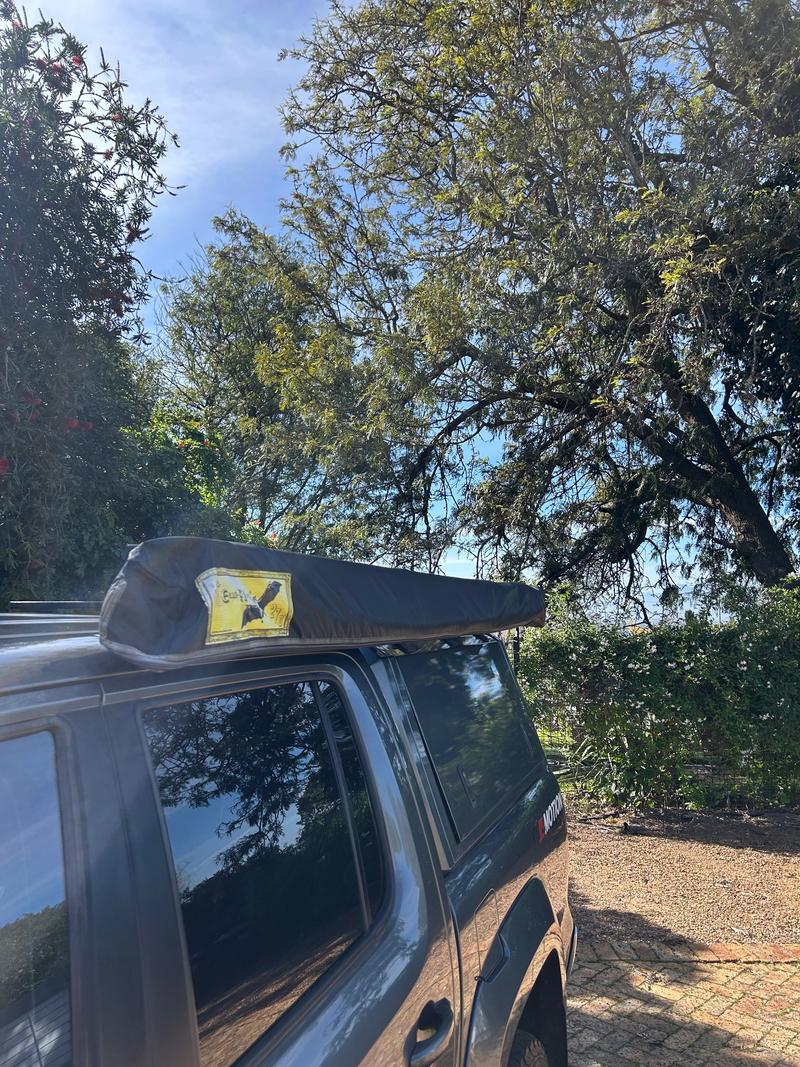 Eezi awning 270 and roofrack included - Image 2