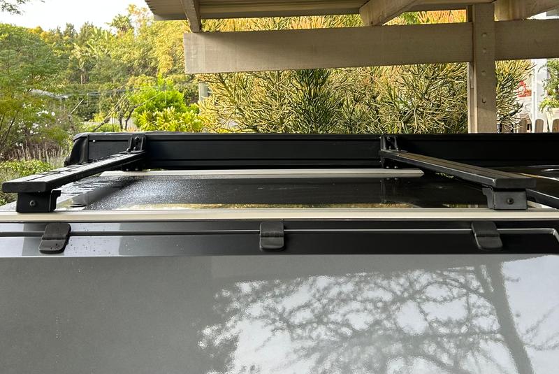 Eezi awning 270 and roofrack included - Image 10