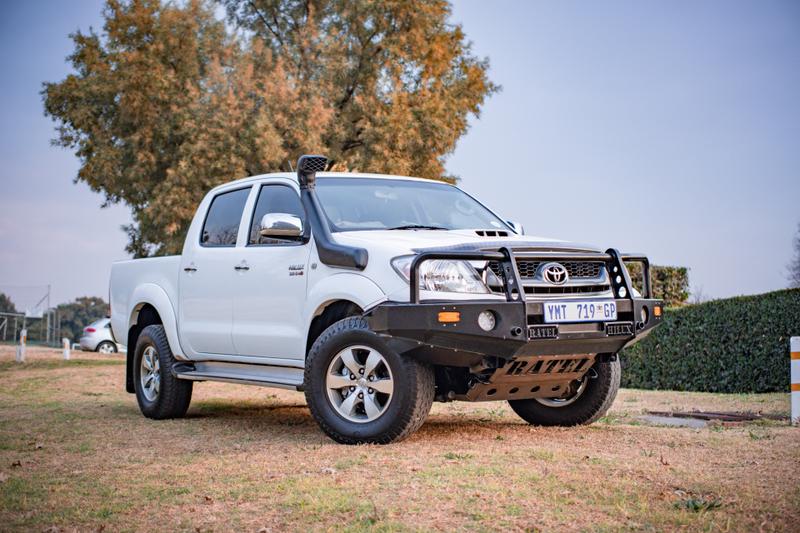 Toyota Hilux 3.0 D4D Raider 4x4 - Image 1